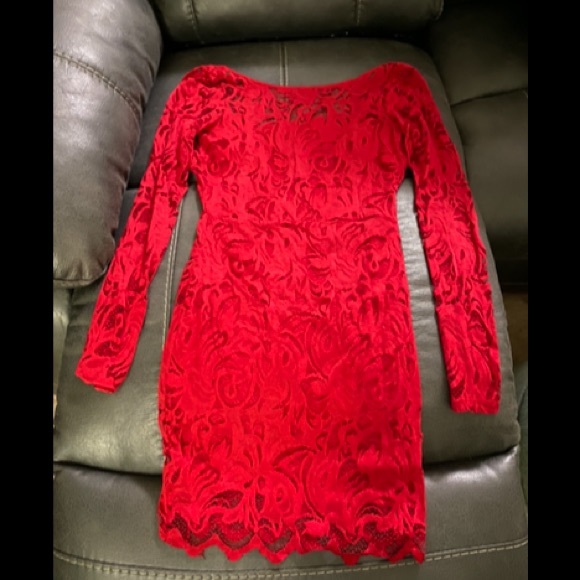 Red Lace Backless cocktail dress - size small S - forever21 - Picture 2 of 4